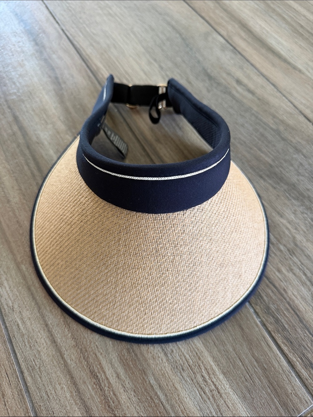 Vince Camuto Women’s Rollup Tweed Straw Visor Hat. One Size. Great condition!